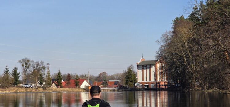 Spływ kajakowy Wierzycą – Wodniacy Aktywni Zimą